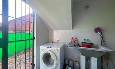 Casa en Luis Guillon - 8 dormitorios - ideal emprendimiento