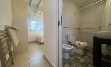 Casa en Luis Guillon - 8 dormitorios - ideal emprendimiento