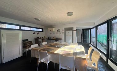 Casa en Luis Guillon - 8 dormitorios - ideal emprendimiento