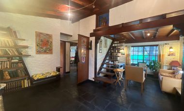 Casa en Luis Guillon - 8 dormitorios - ideal emprendimiento