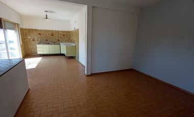 Departamento tipo casa sin expensas!