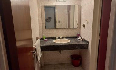 Departamento 5 ambientes con dependencia