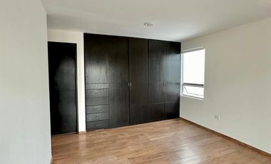 CASA EN RENTA EN LOMAS DE ANGELOPOLIS