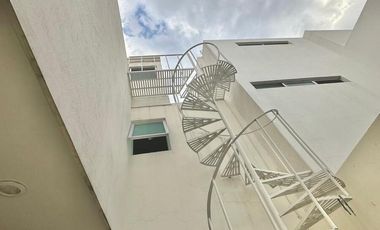 CASA EN RENTA EN LOMAS DE ANGELOPOLIS