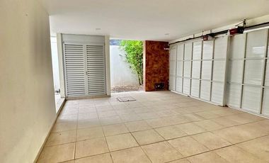 CASA EN RENTA EN LOMAS DE ANGELOPOLIS