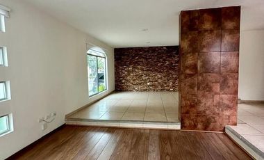 CASA EN RENTA EN LOMAS DE ANGELOPOLIS