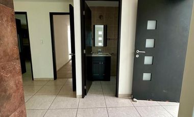 CASA EN RENTA EN LOMAS DE ANGELOPOLIS