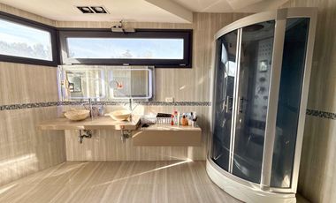 Casa en venta - 4 Dormitorios 3 Baños - Guillermo E. Hudson