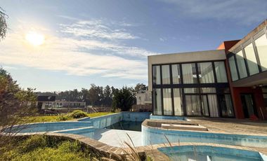 Casa en venta - 4 Dormitorios 3 Baños - Guillermo E. Hudson