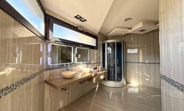 Casa en venta - 4 Dormitorios 3 Baños - Guillermo E. Hudson