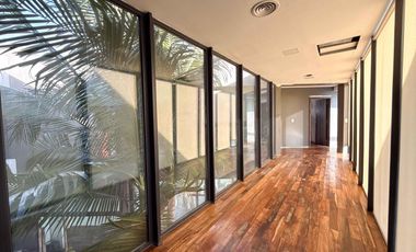 Casa en venta - 4 Dormitorios 3 Baños - Guillermo E. Hudson