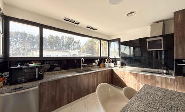 Casa en venta - 4 Dormitorios 3 Baños - Guillermo E. Hudson