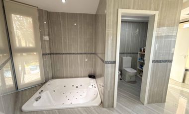 Casa en venta - 4 Dormitorios 3 Baños - Guillermo E. Hudson