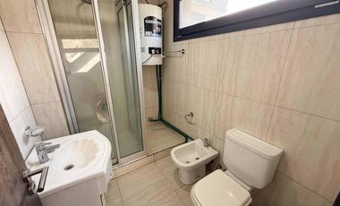 Casa en venta - 4 Dormitorios 3 Baños - Guillermo E. Hudson