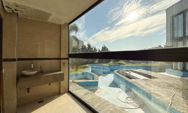 Casa en venta - 4 Dormitorios 3 Baños - Guillermo E. Hudson