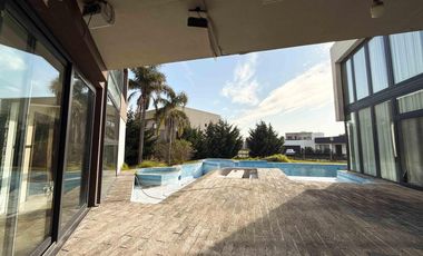 Casa en venta - 4 Dormitorios 3 Baños - Guillermo E. Hudson