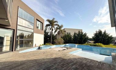 Casa en venta - 4 Dormitorios 3 Baños - Guillermo E. Hudson