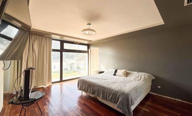 Casa en venta - 4 Dormitorios 3 Baños - Guillermo E. Hudson