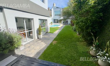 CASA VENTA FLORIDA 8 AMBIENTES JARDIN PISCINA