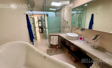 CASA VENTA FLORIDA 8 AMBIENTES JARDIN PISCINA