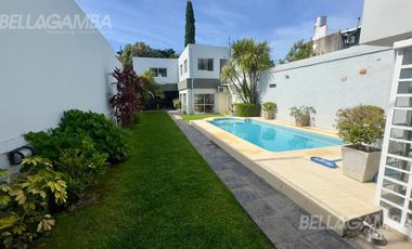 CASA VENTA FLORIDA 8 AMBIENTES JARDIN PISCINA