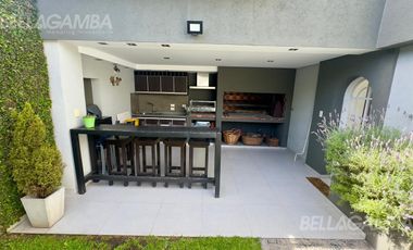 CASA VENTA FLORIDA 8 AMBIENTES JARDIN PISCINA