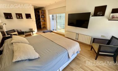 CASA VENTA FLORIDA 8 AMBIENTES JARDIN PISCINA