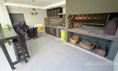 CASA VENTA FLORIDA 8 AMBIENTES JARDIN PISCINA