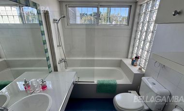 CASA VENTA FLORIDA 8 AMBIENTES JARDIN PISCINA