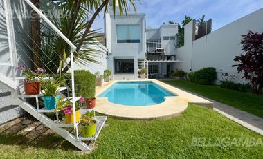 CASA VENTA FLORIDA 8 AMBIENTES JARDIN PISCINA