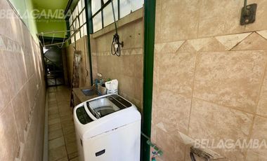 CASA VENTA FLORIDA 8 AMBIENTES JARDIN PISCINA