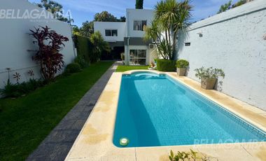 CASA VENTA FLORIDA 8 AMBIENTES JARDIN PISCINA