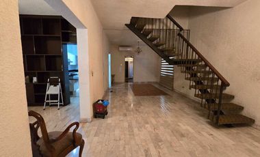 Casa en renta en Col. María Luisa en Monterrey