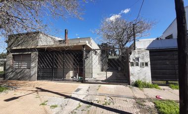 VENTA - CASA, 2 Dorm, 85 m2 - Burzaco, Oeste