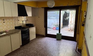 Casa en venta - 2 Dormitorios 2 Baños - Cocheras - 230Mts2 - Mar del Plata