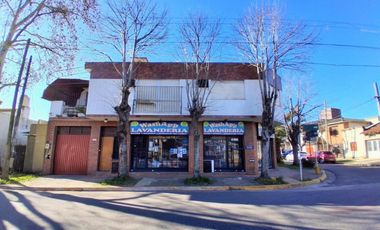 Casa en venta - 3 Dormitorios 1 Baño - Locales - Quilmes