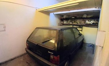 Casa en venta - 3 Dormitorios 1 Baño - Locales - Quilmes