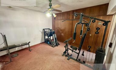 CASA 5 AMBIENTES EN FLORENCIO VARELA CENTRO , LOTE 532mt2.