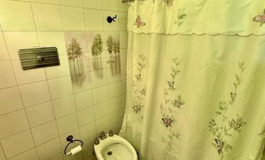 CASA 5 AMBIENTES EN FLORENCIO VARELA CENTRO , LOTE 532mt2.