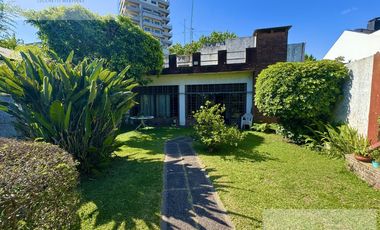 CASA 5 AMBIENTES EN FLORENCIO VARELA CENTRO , LOTE 532mt2.