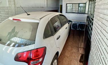 CASA 5 AMBIENTES EN FLORENCIO VARELA CENTRO , LOTE 532mt2.