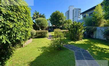 CASA 5 AMBIENTES EN FLORENCIO VARELA CENTRO , LOTE 532mt2.