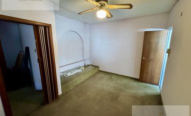 CASA 5 AMBIENTES EN FLORENCIO VARELA CENTRO , LOTE 532mt2.