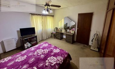 CASA 5 AMBIENTES EN FLORENCIO VARELA CENTRO , LOTE 532mt2.