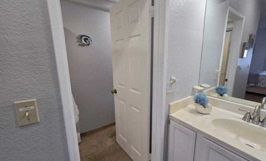 Renta de Condominio con Vista Panorámica al Mar