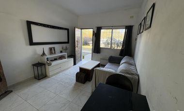 OPORTUNIDAD!!!!!VENTA-COMPLEJO DE 6 DEPTOS-EXCELENTE UBICACION