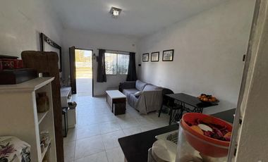 OPORTUNIDAD!!!!!VENTA-COMPLEJO DE 6 DEPTOS-EXCELENTE UBICACION