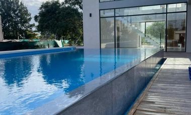 Casa en venta - 3 Dormitorios 5 Baños - Cocheras - 1500Mts2 - Canning