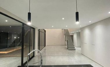 Casa en venta - 3 Dormitorios 5 Baños - Cocheras - 1500Mts2 - Canning