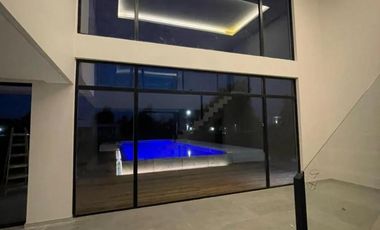 Casa en venta - 3 Dormitorios 5 Baños - Cocheras - 1500Mts2 - Canning